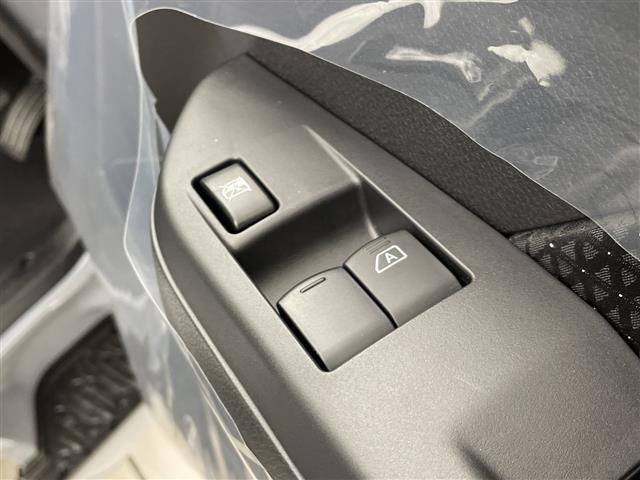 キャラバン ロンググランドプレミアムＧＸ　登録済未使用車　４ＷＤ　デジタルインナーミラー　全周囲カメラ　電動スライドドア　ハーフレザーシート　シートヒーター　衝突被害軽減ブレーキ　クリアランスソナー　スマートキー　リアヒーター／クーラー　禁煙（30枚目）