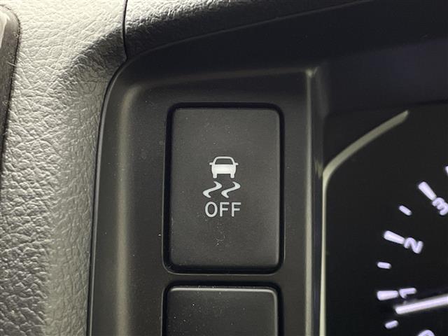 ハイエースバン スーパーＧＬ　ダーク　プライムＩＩ　４ＷＤディーゼル　両側電動スライドドア　オートハイビーム　フォグランプ　ＬＥＤ　レーンキープアシスト　クリアランスソナー　衝突被害軽減システム　ハーフレザーシート　ＭＴモード付ＡＴ　禁煙車（11枚目）