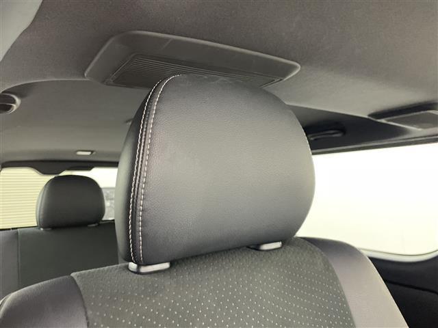 ハイエースバン スーパーＧＬ　ダーク　プライムＩＩ　４ＷＤディーゼル　両側電動スライドドア　オートハイビーム　フォグランプ　ＬＥＤ　レーンキープアシスト　クリアランスソナー　衝突被害軽減システム　ハーフレザーシート　ＭＴモード付ＡＴ　禁煙車（31枚目）