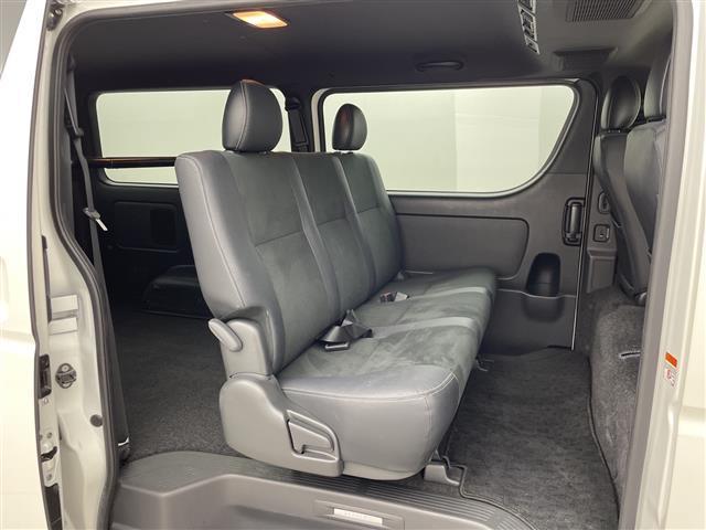 ハイエースバン スーパーＧＬ　ダーク　プライムＩＩ　４ＷＤディーゼル　両側電動スライドドア　オートハイビーム　フォグランプ　ＬＥＤ　レーンキープアシスト　クリアランスソナー　衝突被害軽減システム　ハーフレザーシート　ＭＴモード付ＡＴ　禁煙車（33枚目）