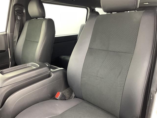 ハイエースバン スーパーＧＬ　ダーク　プライムＩＩ　４ＷＤディーゼル　両側電動スライドドア　オートハイビーム　フォグランプ　ＬＥＤ　レーンキープアシスト　クリアランスソナー　衝突被害軽減システム　ハーフレザーシート　ＭＴモード付ＡＴ　禁煙車（39枚目）