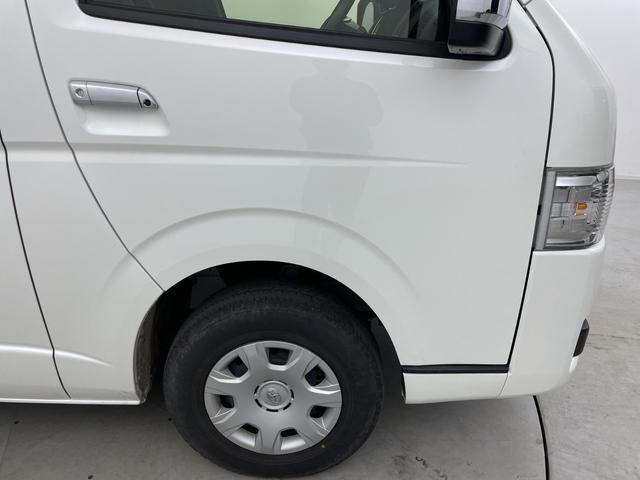 ハイエースバン スーパーＧＬ　ダーク　プライムＩＩ　４ＷＤディーゼル　両側電動スライドドア　オートハイビーム　フォグランプ　ＬＥＤ　レーンキープアシスト　クリアランスソナー　衝突被害軽減システム　ハーフレザーシート　ＭＴモード付ＡＴ　禁煙車（55枚目）