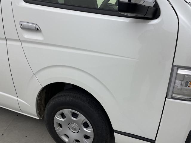 ハイエースバン スーパーＧＬ　ダーク　プライムＩＩ　４ＷＤディーゼル　両側電動スライドドア　オートハイビーム　フォグランプ　ＬＥＤ　レーンキープアシスト　クリアランスソナー　衝突被害軽減システム　ハーフレザーシート　ＭＴモード付ＡＴ　禁煙車（57枚目）
