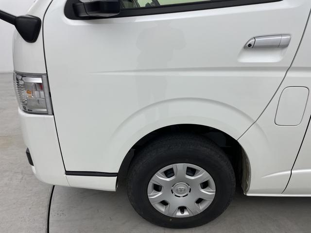 ハイエースバン スーパーＧＬ　ダーク　プライムＩＩ　４ＷＤディーゼル　両側電動スライドドア　オートハイビーム　フォグランプ　ＬＥＤ　レーンキープアシスト　クリアランスソナー　衝突被害軽減システム　ハーフレザーシート　ＭＴモード付ＡＴ　禁煙車（64枚目）