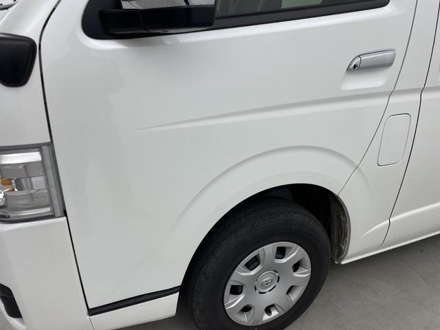 ハイエースバン スーパーＧＬ　ダーク　プライムＩＩ　４ＷＤディーゼル　両側電動スライドドア　オートハイビーム　フォグランプ　ＬＥＤ　レーンキープアシスト　クリアランスソナー　衝突被害軽減システム　ハーフレザーシート　ＭＴモード付ＡＴ　禁煙車（66枚目）