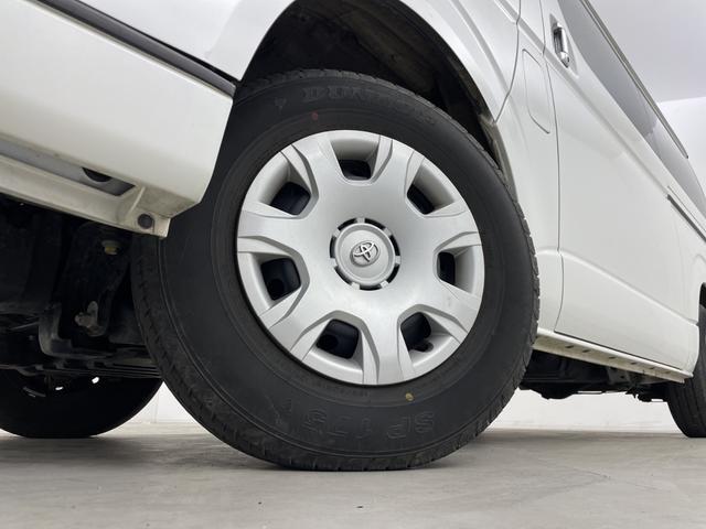 ハイエースバン スーパーＧＬ　ダーク　プライムＩＩ　４ＷＤディーゼル　両側電動スライドドア　オートハイビーム　フォグランプ　ＬＥＤ　レーンキープアシスト　クリアランスソナー　衝突被害軽減システム　ハーフレザーシート　ＭＴモード付ＡＴ　禁煙車（76枚目）