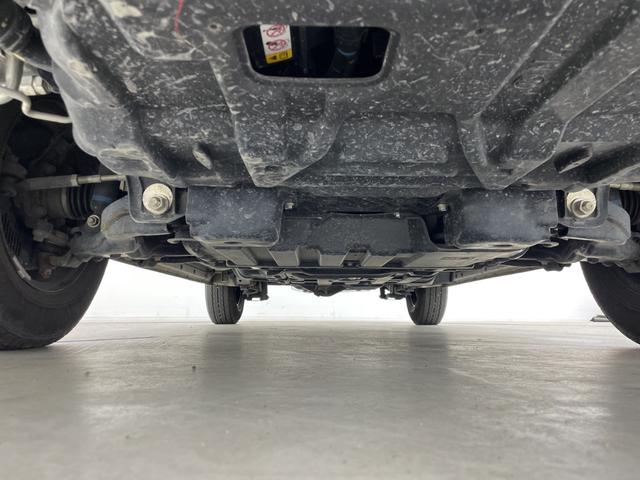 ハイエースバン スーパーＧＬ　ダーク　プライムＩＩ　４ＷＤディーゼル　両側電動スライドドア　オートハイビーム　フォグランプ　ＬＥＤ　レーンキープアシスト　クリアランスソナー　衝突被害軽減システム　ハーフレザーシート　ＭＴモード付ＡＴ　禁煙車（77枚目）