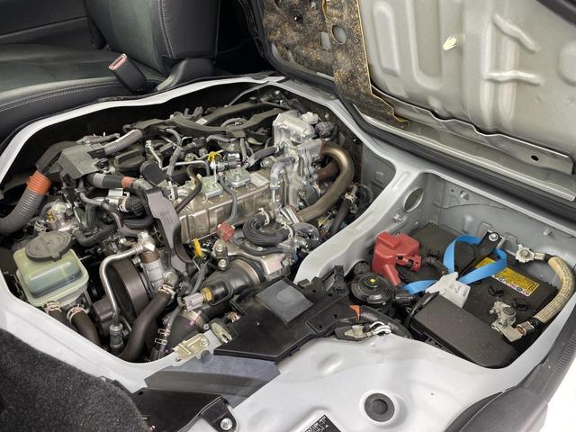 ハイエースバン スーパーＧＬ　ダーク　プライムＩＩ　４ＷＤディーゼル　両側電動スライドドア　オートハイビーム　フォグランプ　ＬＥＤ　レーンキープアシスト　クリアランスソナー　衝突被害軽減システム　ハーフレザーシート　ＭＴモード付ＡＴ　禁煙車（79枚目）