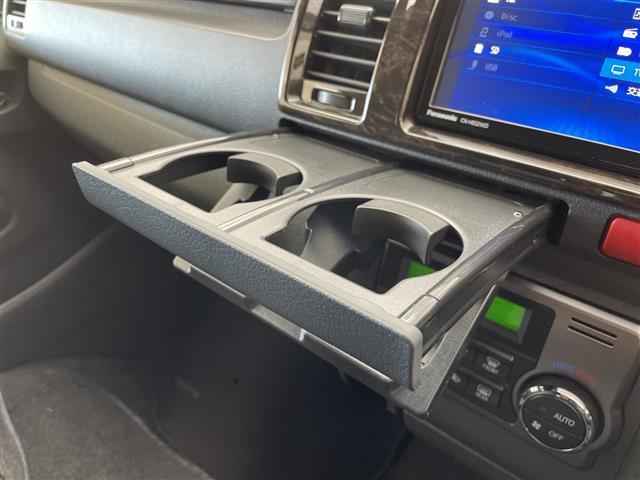 ハイエースバン スーパーＧＬ　ダーク　プライムＩＩ　ナビ　全周囲カメラ　フルセグＴＶ　両側電動スライドドア　ＥＴＣ　衝突被害軽減ブレーキ　レーンアシスト　クリアランスソナー　ＬＥＤヘッドライト　オートマチックハイビーム　ハーフレザーシート　スマートキー（28枚目）