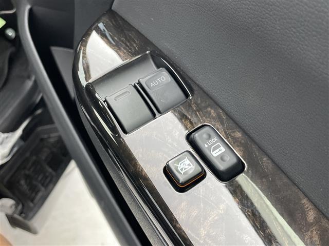 ハイエースバン スーパーＧＬ　ダーク　プライムＩＩ　ナビ　全周囲カメラ　フルセグＴＶ　両側電動スライドドア　ＥＴＣ　衝突被害軽減ブレーキ　レーンアシスト　クリアランスソナー　ＬＥＤヘッドライト　オートマチックハイビーム　ハーフレザーシート　スマートキー（31枚目）