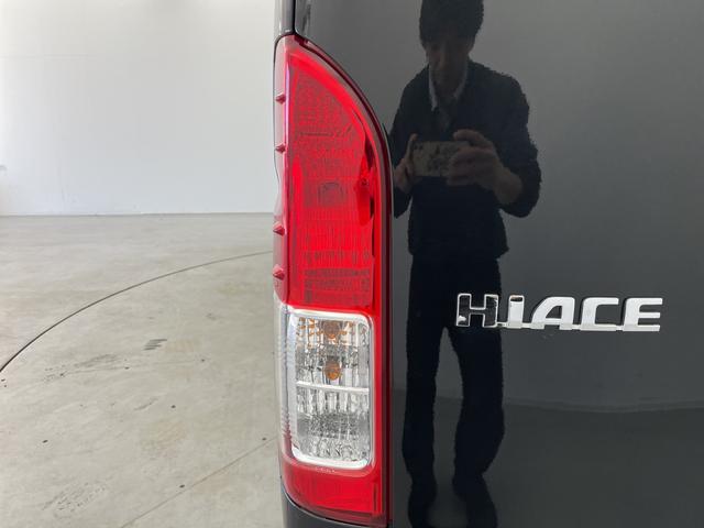 ハイエースバン スーパーＧＬ　ダーク　プライムＩＩ　ナビ　全周囲カメラ　フルセグＴＶ　両側電動スライドドア　ＥＴＣ　衝突被害軽減ブレーキ　レーンアシスト　クリアランスソナー　ＬＥＤヘッドライト　オートマチックハイビーム　ハーフレザーシート　スマートキー（68枚目）