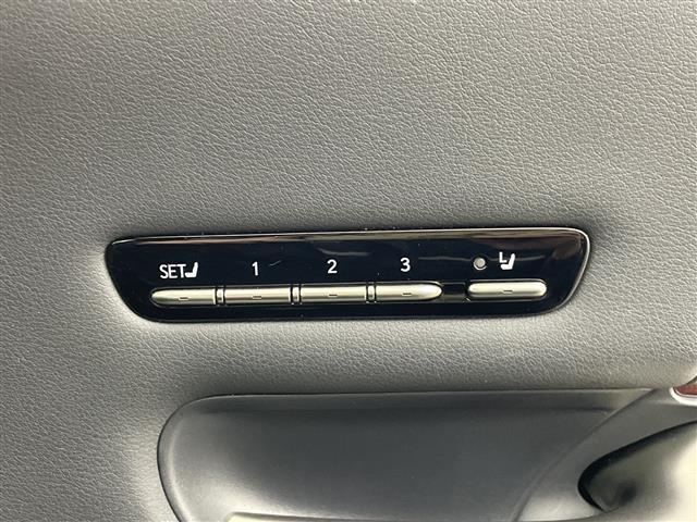 ＬＳ ＬＳ５００ｈ　エグゼクティブ　純正１２．３型ナビ　バックカメラ　ＥＴＣ２．０　ドラレコ　レザーシート　シートヒーター／シートベンチレーション　パワーシート　後席リラクゼーション機能　衝突被害軽減ブレーキ　ＢＳＭ　ＬＥＤ　禁煙車（28枚目）