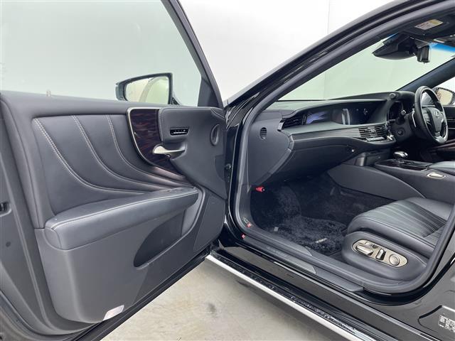 ＬＳ ＬＳ５００ｈ　エグゼクティブ　純正１２．３型ナビ　バックカメラ　ＥＴＣ２．０　ドラレコ　レザーシート　シートヒーター／シートベンチレーション　パワーシート　後席リラクゼーション機能　衝突被害軽減ブレーキ　ＢＳＭ　ＬＥＤ　禁煙車（38枚目）