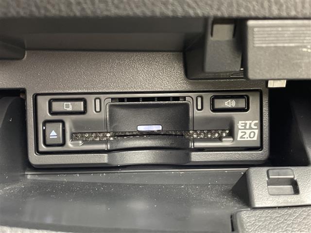 ＥＳ ＥＳ３００ｈ　グレイスフルエスコート　純正１２．３型ナビ　全周囲カメラ　電子ミラー　純正１８インチスパッタリング塗装ホイール　本革巻きステアリング　クリムゾン＆ブラック本革シート　ＥＴＣ２．０　ドラレコ　レクサスセーフティシステム＋　禁煙（8枚目）