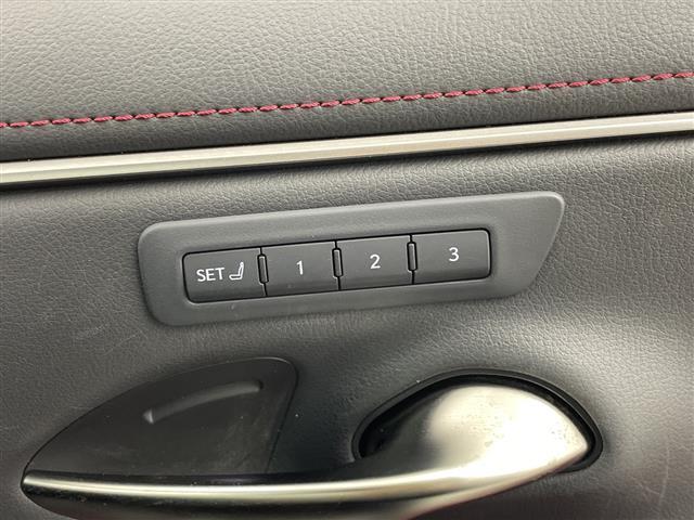 ＥＳ ＥＳ３００ｈ　グレイスフルエスコート　純正１２．３型ナビ　全周囲カメラ　電子ミラー　純正１８インチスパッタリング塗装ホイール　本革巻きステアリング　クリムゾン＆ブラック本革シート　ＥＴＣ２．０　ドラレコ　レクサスセーフティシステム＋　禁煙（17枚目）