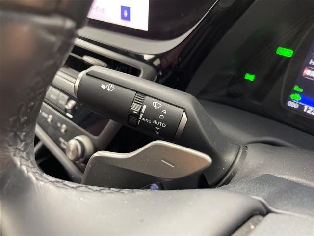 ＥＳ ＥＳ３００ｈ　グレイスフルエスコート　純正１２．３型ナビ　全周囲カメラ　電子ミラー　純正１８インチスパッタリング塗装ホイール　本革巻きステアリング　クリムゾン＆ブラック本革シート　ＥＴＣ２．０　ドラレコ　レクサスセーフティシステム＋　禁煙（24枚目）