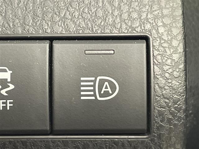 カムリ Ｇレザーパッケージ　純正８型ナビ　フルセグＴＶ　バックカメラ　ドラレコ　ビルトインＥＴＣ　レザーシート　シートヒーター　ＰＣＳ　ＬＤＡ　オートハイビーム　レーダークルーズ　コーナーセンサー　ＬＥＤ　スマートキー　禁煙車（13枚目）