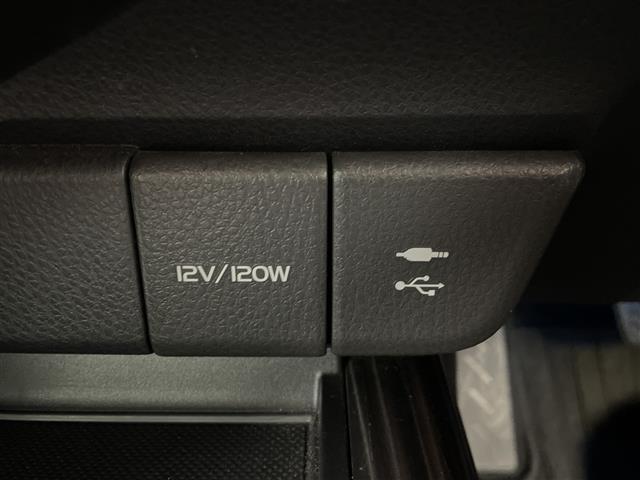 カムリ Ｇレザーパッケージ　純正８型ナビ　フルセグＴＶ　バックカメラ　ドラレコ　ビルトインＥＴＣ　レザーシート　シートヒーター　ＰＣＳ　ＬＤＡ　オートハイビーム　レーダークルーズ　コーナーセンサー　ＬＥＤ　スマートキー　禁煙車（17枚目）