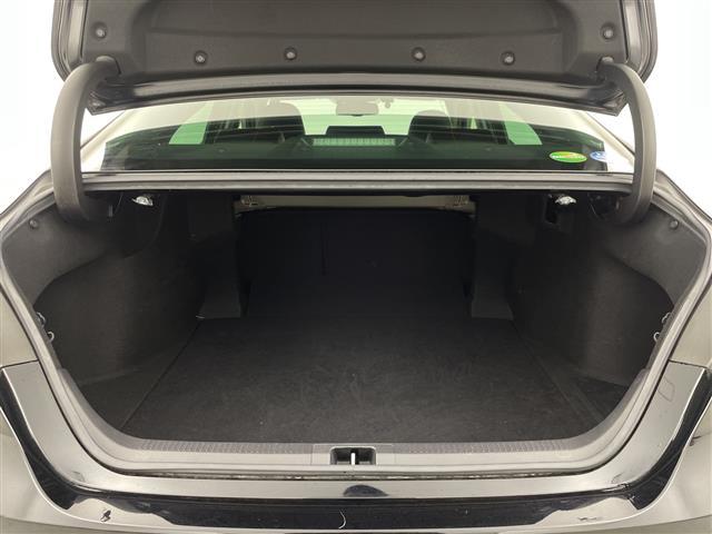 カムリ Ｇレザーパッケージ　純正８型ナビ　フルセグＴＶ　バックカメラ　ドラレコ　ビルトインＥＴＣ　レザーシート　シートヒーター　ＰＣＳ　ＬＤＡ　オートハイビーム　レーダークルーズ　コーナーセンサー　ＬＥＤ　スマートキー　禁煙車（34枚目）