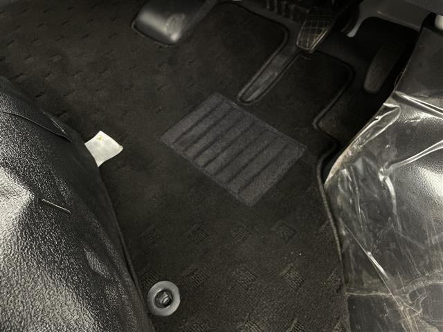 タウンエースバン ＧＬ　ベッドキット　純正ナビ　フルセグＴＶ　バックカメラ　ミラー型ドラレコ　ＥＴＣ　衝突被害軽減システム　ＬＥＤヘッドライト　オートライト　電格ミラー　シートカバー　キーレス　アイドリングストップ　禁煙車（42枚目）