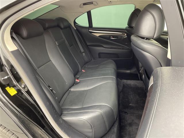 ＬＳ ＬＳ６００ｈ　バージョンＣ　Ｉパッケージ　ムーンルーフ　三眼ＬＥＤヘッドライト　純正１２．３型ナビ　バックカメラ　ＥＴＣ２．０　レザーシート　シートヒーター　シートベンチレーション　ポジションメモリー　リア電動サンシェード　電動コーナーポール（31枚目）