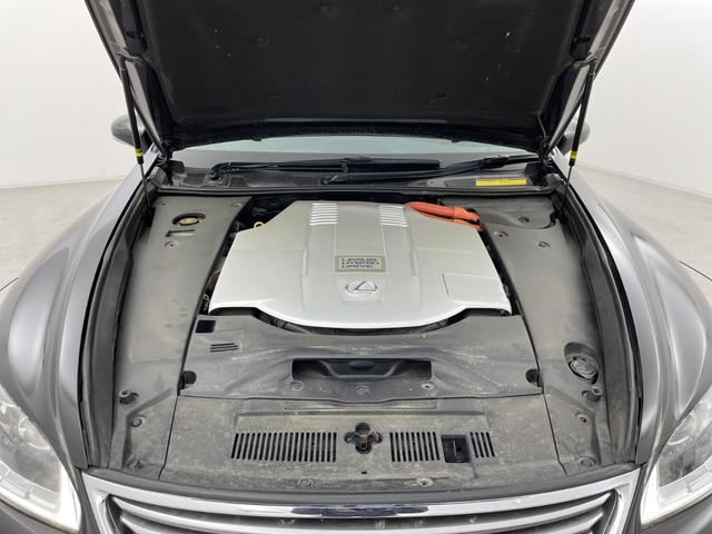 ＬＳ ＬＳ６００ｈ　バージョンＣ　Ｉパッケージ　ムーンルーフ　三眼ＬＥＤヘッドライト　純正１２．３型ナビ　バックカメラ　ＥＴＣ２．０　レザーシート　シートヒーター　シートベンチレーション　ポジションメモリー　リア電動サンシェード　電動コーナーポール（79枚目）