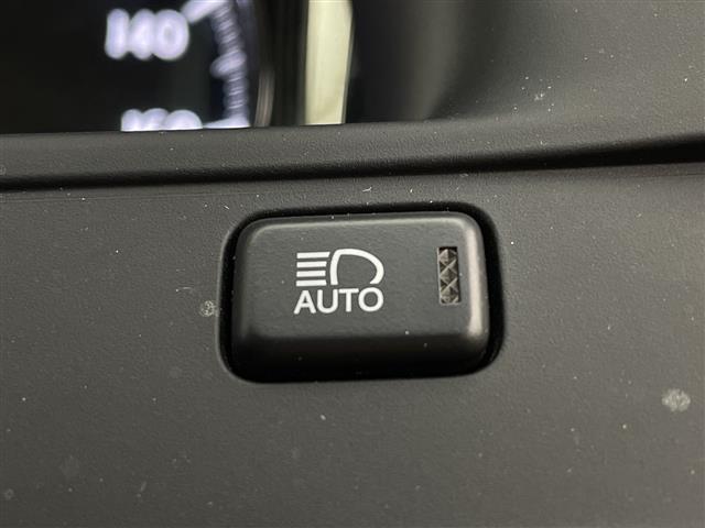 クラウンハイブリッド アスリートＳ　Ｊ－フロンティア　純正８型ナビ　バックカメラ　ビルトインＥＴＣ　ドラレコ　ハーフレザーシート　シートヒーター　ステアリングヒーター　ＨＩＤヘッドライト　オートライト　衝突被害軽減ブレーキ　追従クルーズコントロール　禁煙（14枚目）