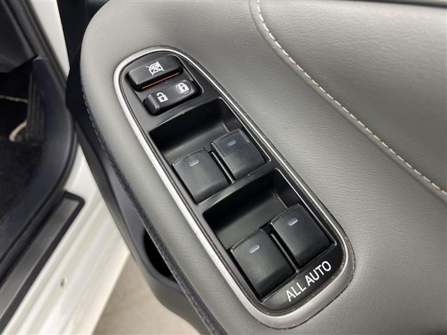 クラウンハイブリッド アスリートＳ　Ｊ－フロンティア　純正８型ナビ　バックカメラ　ビルトインＥＴＣ　ドラレコ　ハーフレザーシート　シートヒーター　ステアリングヒーター　ＨＩＤヘッドライト　オートライト　衝突被害軽減ブレーキ　追従クルーズコントロール　禁煙（29枚目）