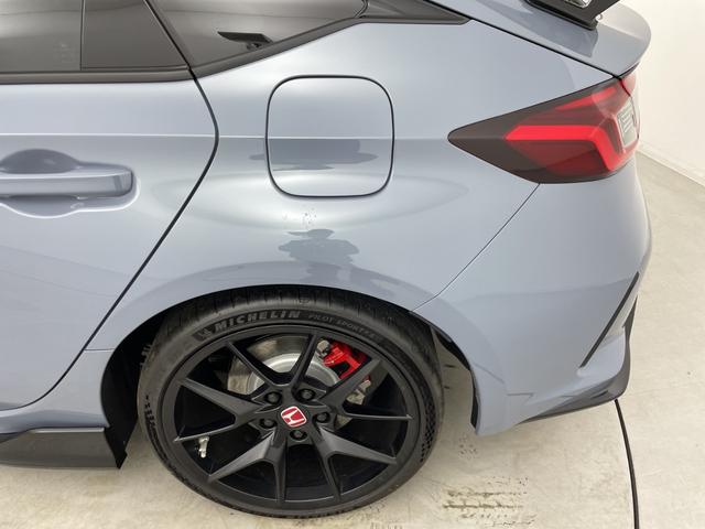 �����ŉJ�̓������E���N���A�ɂ��Ă����w�t�����g�E�C���h�E�����R�[�g�x�B�������ʂ��L�[�v���N���A�Ȏ��E�ň��S���T�|�[�g���Ă���܂��B