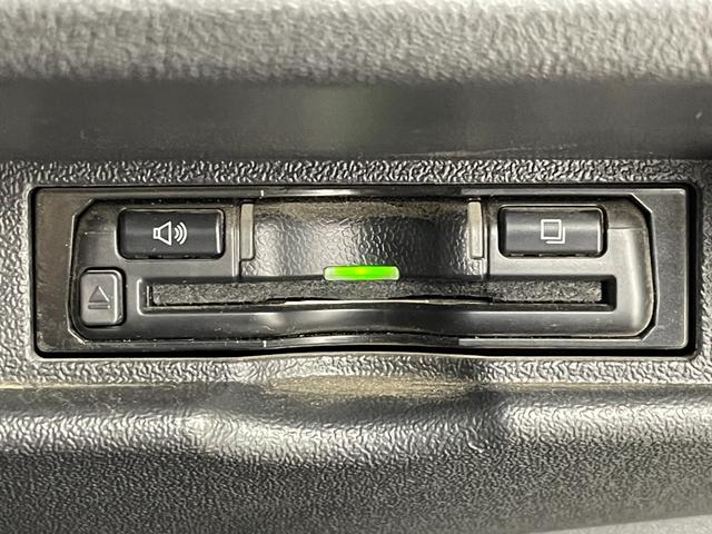 ハイエースバン スーパーＧＬ　ダークプライムＩＩ　ＴＲＤエアロ　両側電動スライドドア　社外アルパイン１１型フローティングナビ　バックカメラ　　Ｂｌｕｅｔｏｏｔｈ　フルセグＴＶ　社外セキュリティ　クリアランスソナー　ホワイトレタータイヤ　ＥＴＣ（7枚目）