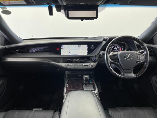 ＬＳ ＬＳ５００ｈ　エグゼクティブ　ムーンルーフ　マークレビンソン　純正１２．３型ＳＤナビ　パノラミックビューモニター　１１型リヤエンターテインメントシステム　レクサスセーフティシステム＋Ａ　デジタルインナーミラー　パワーシート　禁煙車（2枚目）