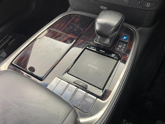 ＬＳ ＬＳ５００ｈ　エグゼクティブ　ムーンルーフ　マークレビンソン　純正１２．３型ＳＤナビ　パノラミックビューモニター　１１型リヤエンターテインメントシステム　レクサスセーフティシステム＋Ａ　デジタルインナーミラー　パワーシート　禁煙車（35枚目）