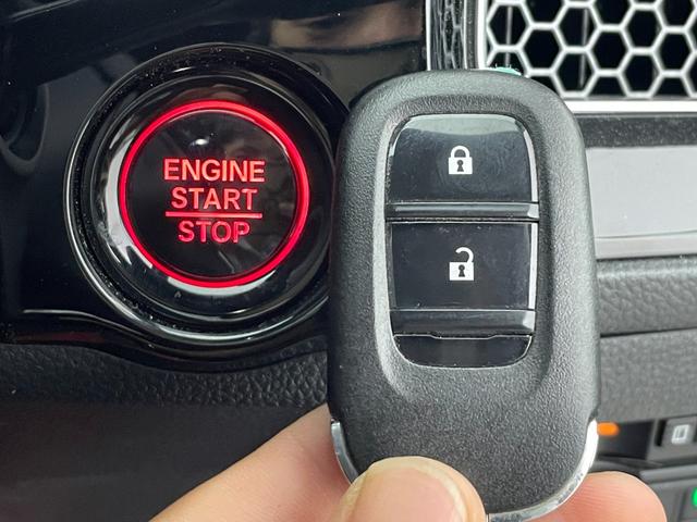 シビック ＥＸ　６速ＭＴ　アクティブコーナリングライト　純正９インチコネクトナビ　ＢＯＳＥサウンド　ワイヤレス充電　ホンダセンシング　ＢＳＭ　ハーフレザーシート　ＥＴＣ２．０　ドラレコ　無限フロアマット　禁煙車（15枚目）