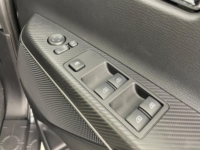デリカＤ：５ シャモニー　登録済未使用車　デリカＤ：５専用１１インチナビ　１２．８インチフリップダウンモニター　マルチアラウンドモニター　両側パワースライドドア　エレクトリックテールゲート　ｅアシスト　ハーフレザーシート（35枚目）