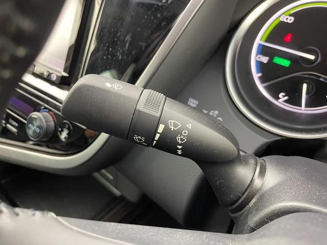 カムリ Ｇ　社外７インチナビ　バックカメラ　トヨタセーフティセンス　ＬＥＤヘッドランプ　ＬＥＤフォグランプ　電動パーキングブレーキ　オートブレーキホールド　ＥＴＣ　プッシュスタート　スマートキー　純正ＡＷ　禁煙車（15枚目）