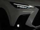 【三眼フルLEDヘッドランプ】ヘッドライトの高さを乗車人員による沈み込みを感知して自動で調整します!