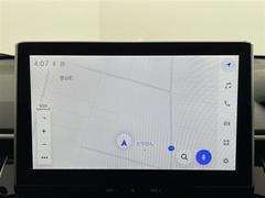 【ディスプレイオーディオＰｌｕｓ（コネクティッドナビ対応）】ナビ機能、ドライブレコーダー機能、ＴＶ（フルセグ）が含まれています！ディスプレイ画面も、１０．５インチと大きくなり、見やすくより快適に！ 4