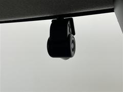 【純正ドライブレコーダー】映像・音声などの運転中の記録を残します。事故などを起こした起こされた時の証拠になりえますので、もしも時でも安心ですね。 7