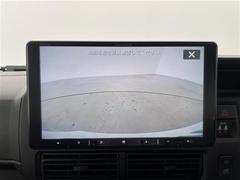 【バックモニター】後ろのカメラの映像をモニターに映し出すことができます！後方の見えない死角や、障害物との距離感をしっかり確認することができます！駐車が苦手な方におすすめです。 5