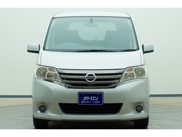 セレナ ２０Ｘ　Ｓ－ハイブリッド　ｉ－ｓｔｏｐ　横滑り防止機能　リアカメラ　ＤＶＤ視聴可　フルフラット　ウォークスルー　３列シート　ＥＴＣ　スマートキー　キーレスエントリー　衝突安全ボディ　メモリーナビ　ブルートゥースオーディオ　ＰＳ（2枚目）