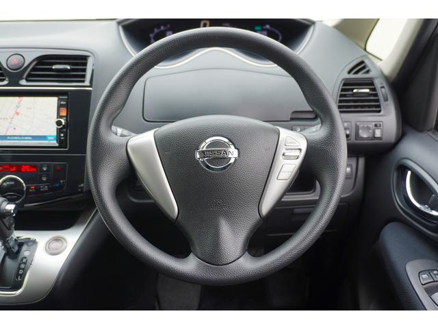 セレナ ２０Ｘ　Ｓ－ハイブリッド　ｉ－ｓｔｏｐ　横滑り防止機能　リアカメラ　ＤＶＤ視聴可　フルフラット　ウォークスルー　３列シート　ＥＴＣ　スマートキー　キーレスエントリー　衝突安全ボディ　メモリーナビ　ブルートゥースオーディオ　ＰＳ（12枚目）