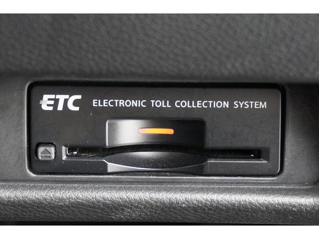 スカイラインクロスオーバー ３７０ＧＴ　バックモニター　スマキー　ＤＶＤ再生　キーレスエントリー　パワーウィンドウ　パワーステアリング　衝突安全ボディ　電動格納ミラー　ＥＴＣ　オートエアコン　寒冷地仕様　ＨＤＤナビ　Ｂｌｕｅｔｏｏｔｈ音楽（17枚目）