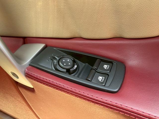 アルファブレラ ３．２　ＪＴＳ　Ｑ４　Ｑ－トロニック　スカイウィンドー　フルタイム４ＷＤ　社外ナビ　Ｂｌｕｅｔｏｏｔｈ　ＥＴＣ　クルーズコントロール　フルセグＴＶ（26枚目）