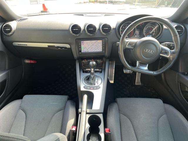 ＴＴクーペ ２．０ＴＦＳＩ　クワトロ　４ＷＤ　禁煙　ナビ　Ｂｌｕｅｔｏｏｔｈ　ＴＶ　バクカメラ　ドラレコ　ＥＴＣ　オートライト　純正アルミ　電格ミラー　オートエアコン　パワーシート（9枚目）