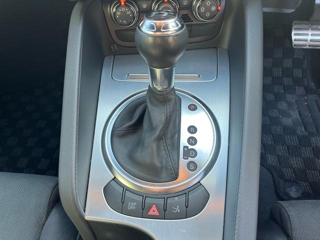 ＴＴクーペ ２．０ＴＦＳＩ　クワトロ　４ＷＤ　禁煙　ナビ　Ｂｌｕｅｔｏｏｔｈ　ＴＶ　バクカメラ　ドラレコ　ＥＴＣ　オートライト　純正アルミ　電格ミラー　オートエアコン　パワーシート（19枚目）