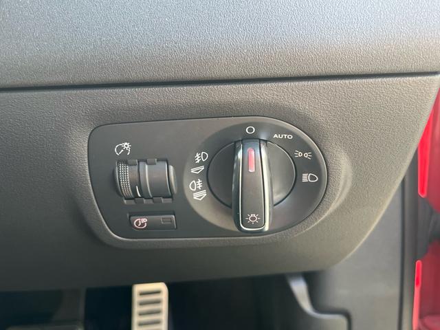 ＴＴクーペ ２．０ＴＦＳＩ　クワトロ　４ＷＤ　禁煙　ナビ　Ｂｌｕｅｔｏｏｔｈ　ＴＶ　バクカメラ　ドラレコ　ＥＴＣ　オートライト　純正アルミ　電格ミラー　オートエアコン　パワーシート（25枚目）