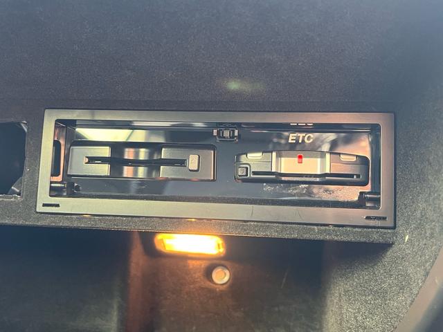 ＴＴクーペ ２．０ＴＦＳＩ　クワトロ　４ＷＤ　禁煙　ナビ　Ｂｌｕｅｔｏｏｔｈ　ＴＶ　バクカメラ　ドラレコ　ＥＴＣ　オートライト　純正アルミ　電格ミラー　オートエアコン　パワーシート（26枚目）