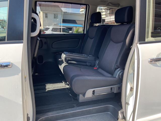 セレナ ハイウェイスター　ナビ　フリップダウンモニター　両側パワースライドドア　バックモニター　フルセグＴＶ　ＥＴＣ（11枚目）