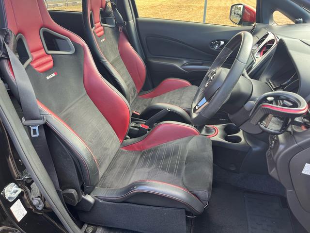 ノート ニスモ　Ｓ　ワンオーナー車　禁煙車　ＷＯＲＫアルミ　ＳＤナビ　Ｂｌｕｅｔｏｏｔｈ　バックモニター　ドラレコ　レーダー探知機　ＥＴＣ車載器　フルセグ地デジ　ハーフレザーシート　フルオートエアコン　ＬＥＤへッドライト（12枚目）
