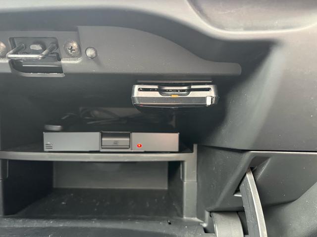 ノート ニスモ　Ｓ　ワンオーナー車　禁煙車　ＷＯＲＫアルミ　ＳＤナビ　Ｂｌｕｅｔｏｏｔｈ　バックモニター　ドラレコ　レーダー探知機　ＥＴＣ車載器　フルセグ地デジ　ハーフレザーシート　フルオートエアコン　ＬＥＤへッドライト（23枚目）